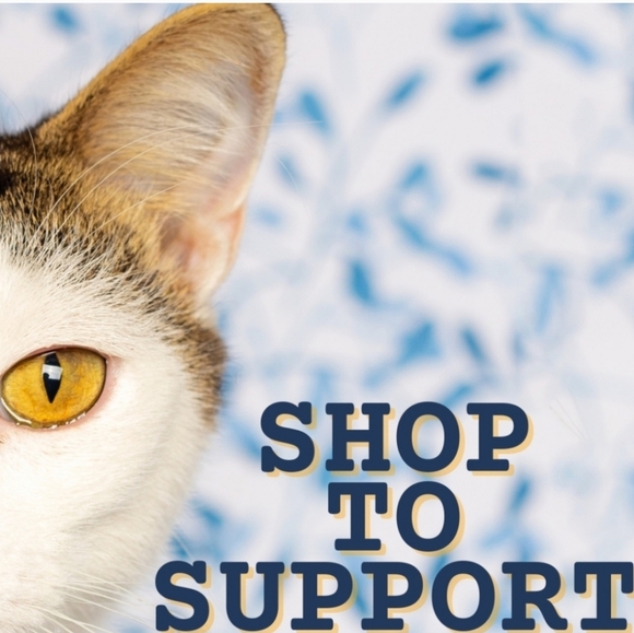 SALE ** Festive Holiday Bedding Set - Green and Red - Picture 7 of 7